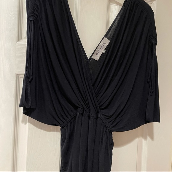 Remain Tops - EUC Remain Black Top - Small